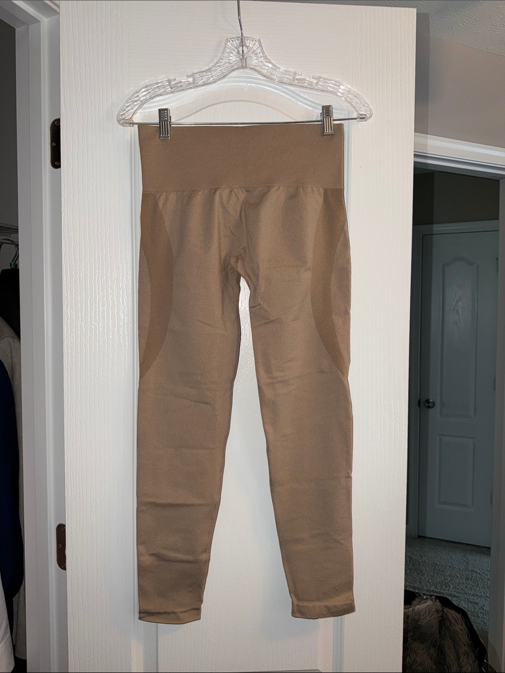 NVGTN Kids High-Waist Leggings in Taupe Brown